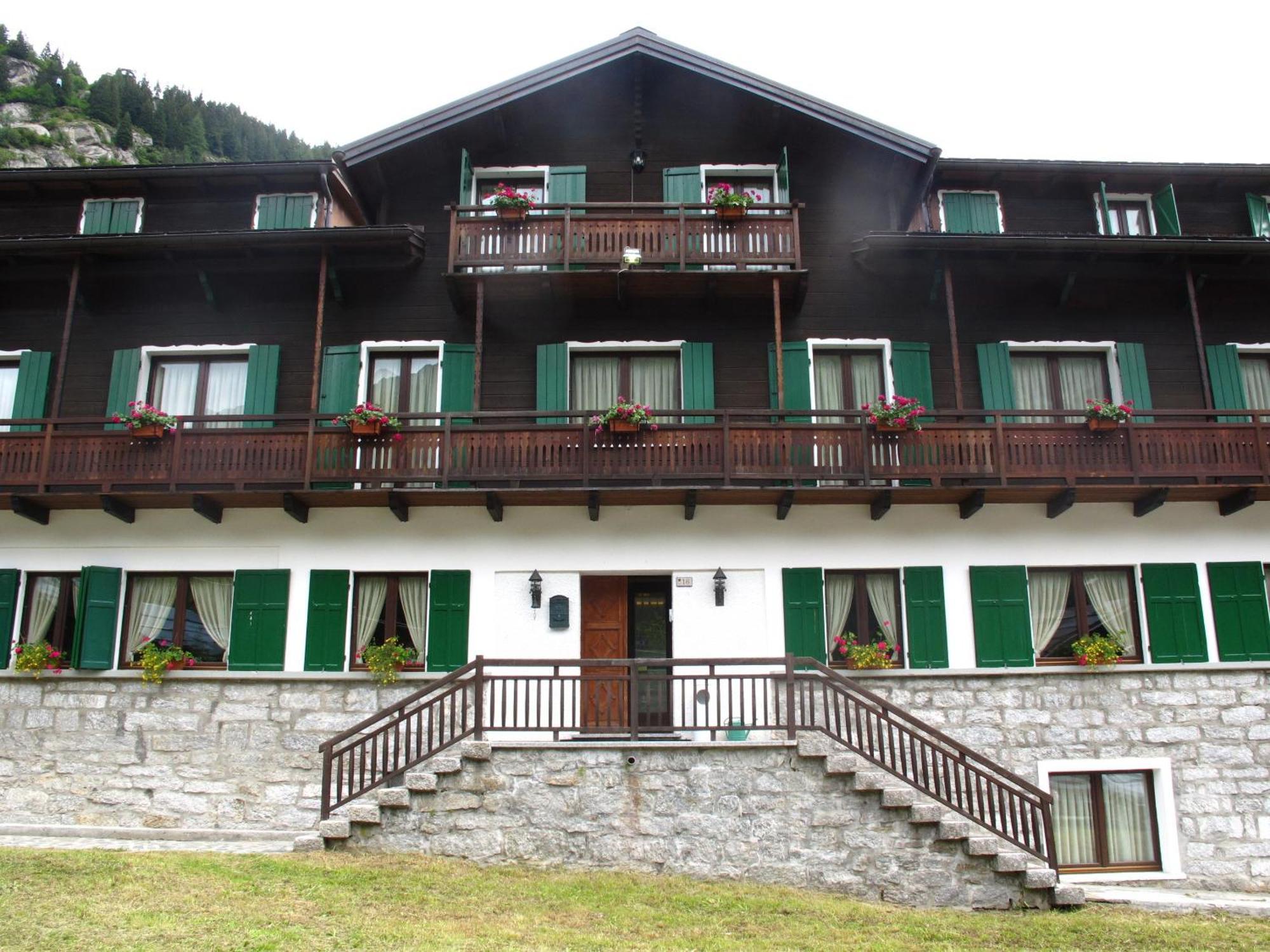 마쿠냐가 Casa Alpina Don Guanella B&B 외부 사진